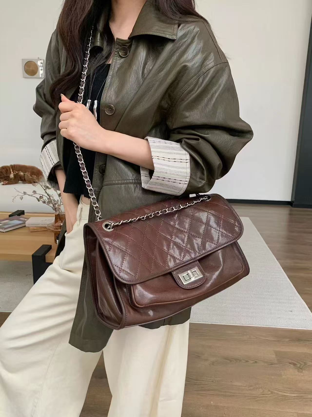 Luxury Quilted Flap Shoulder Bag with Chain Strap