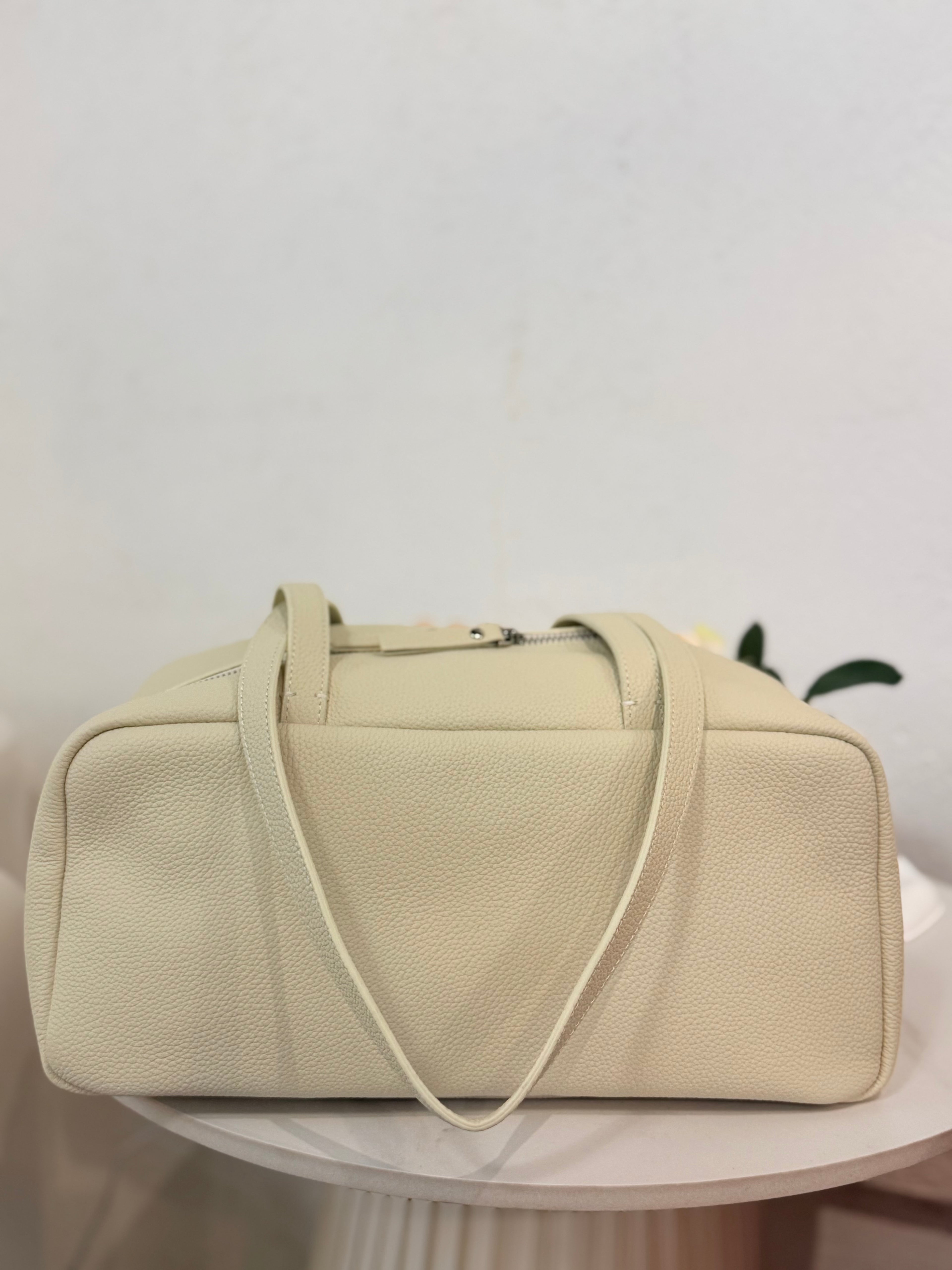 Minimal Leather Shoulder Bag